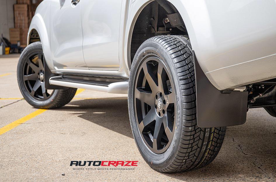 NISSAN NAVARA MOZAMBIQUE MATTE BLACK